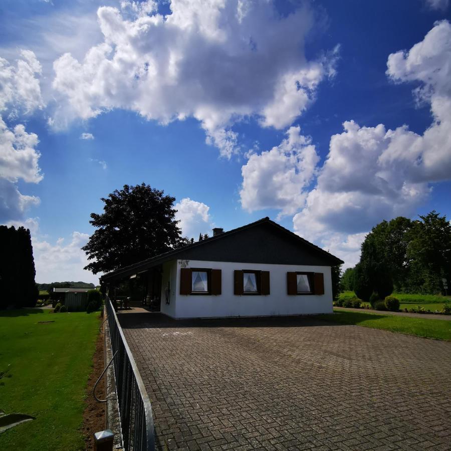 Bb19 Eifel-Ferienhaus Am Moseltal Mit Saunahaus Beuren  Extérieur photo